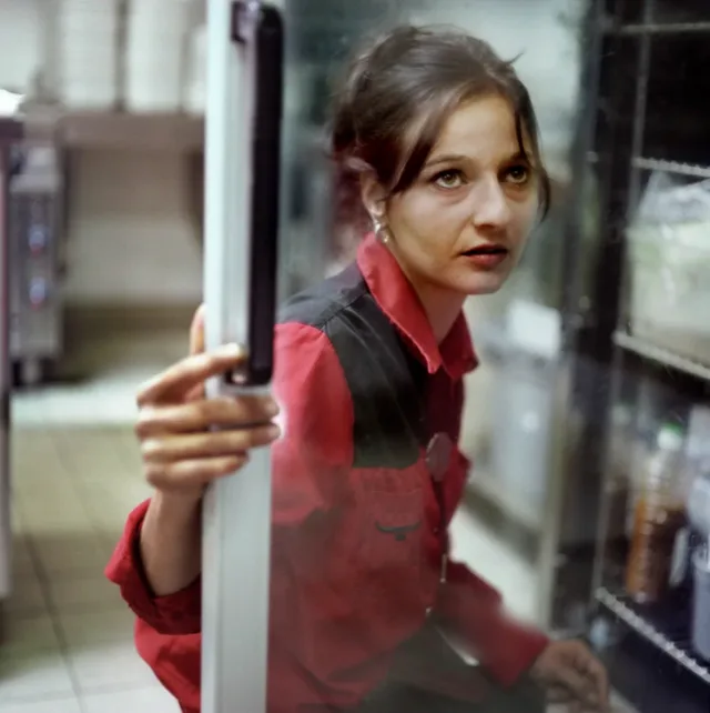 Serveuse, photographie de Valérie Couteron